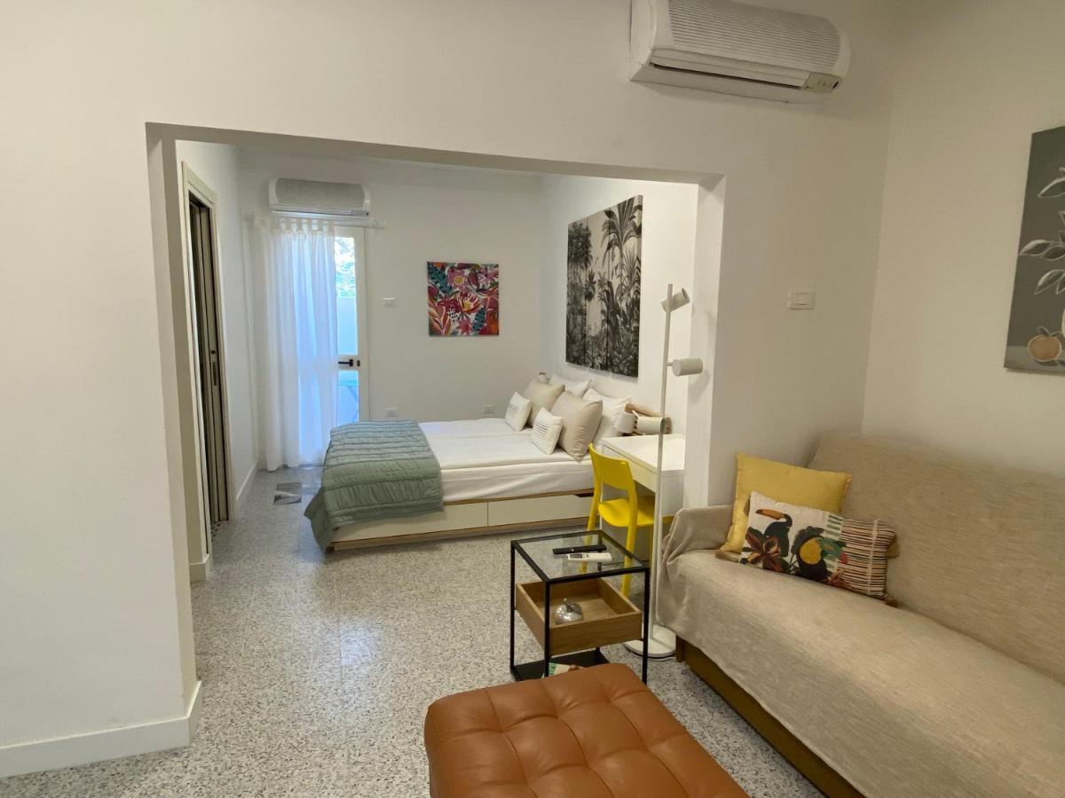 8+8 Appartamento Con Garage Livorno Exterior foto